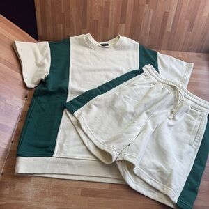 Forever 21 men's color-blocked loungewear set in green and off-white. Shorts,